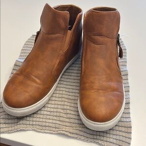 Size 10 | Women’s Tan Leather High-Top Shoes